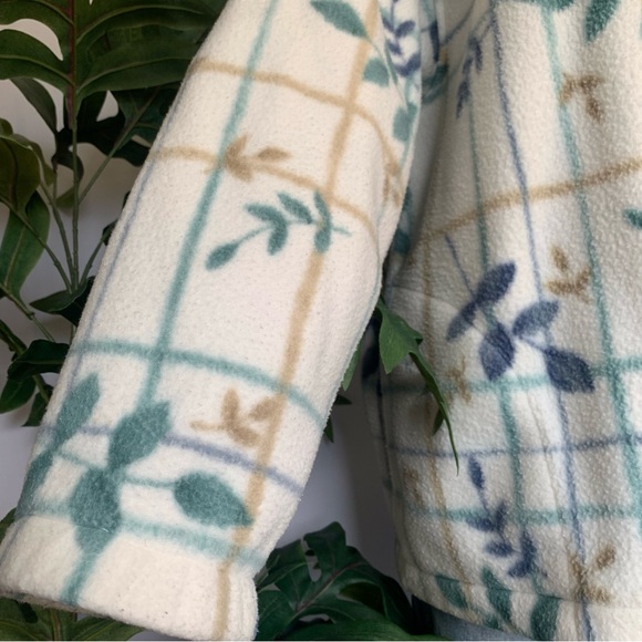 v i n t a g e :: Oversized Floral Pastel Zippered Fleece Jacket - Picture 11 of 12